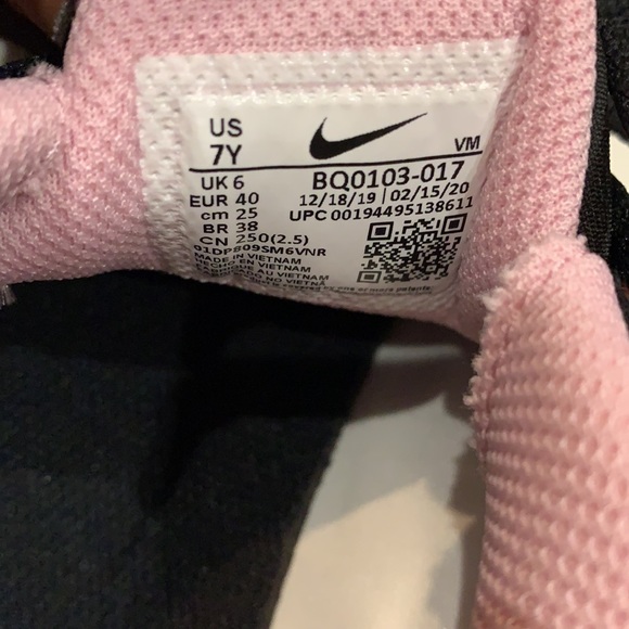 Nike Air Max 270 React Kid’s 7 Women’s Size 8.5 - Picture 6 of 9